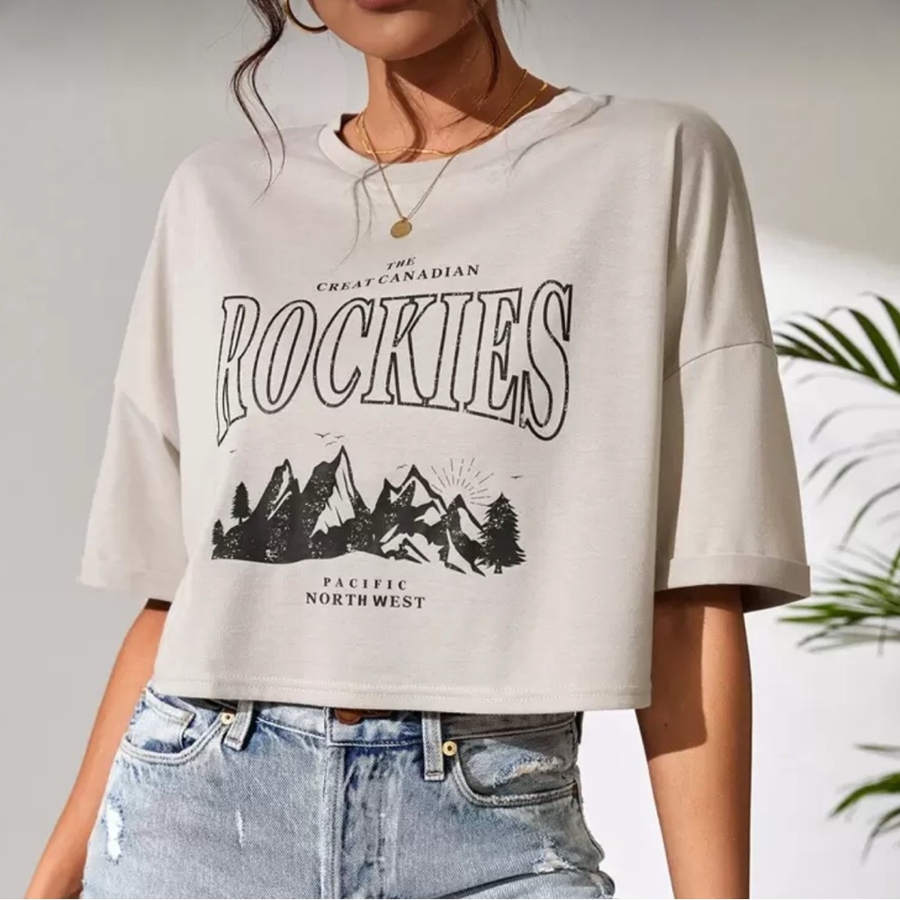 SHEIN Cream Graphic Crop Top